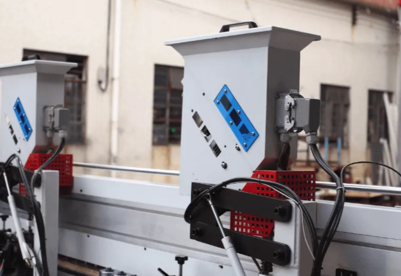 High Speed Panel Boost Panel Processing Efficiency with HUAHUA CNC High Speed Edge ...